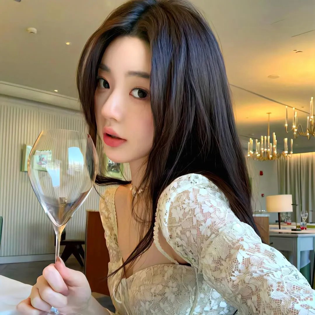 八个拔河女